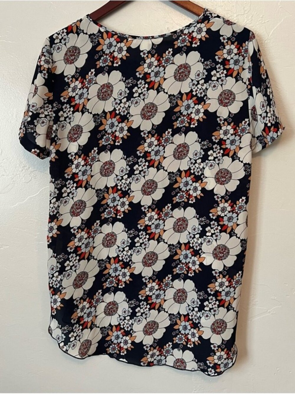 Floral Blouse Size Medium - Picture 2 of 2
